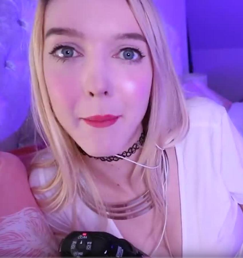 ASMR Girlfriend Helping You Fall Asleep in Bed Kisses