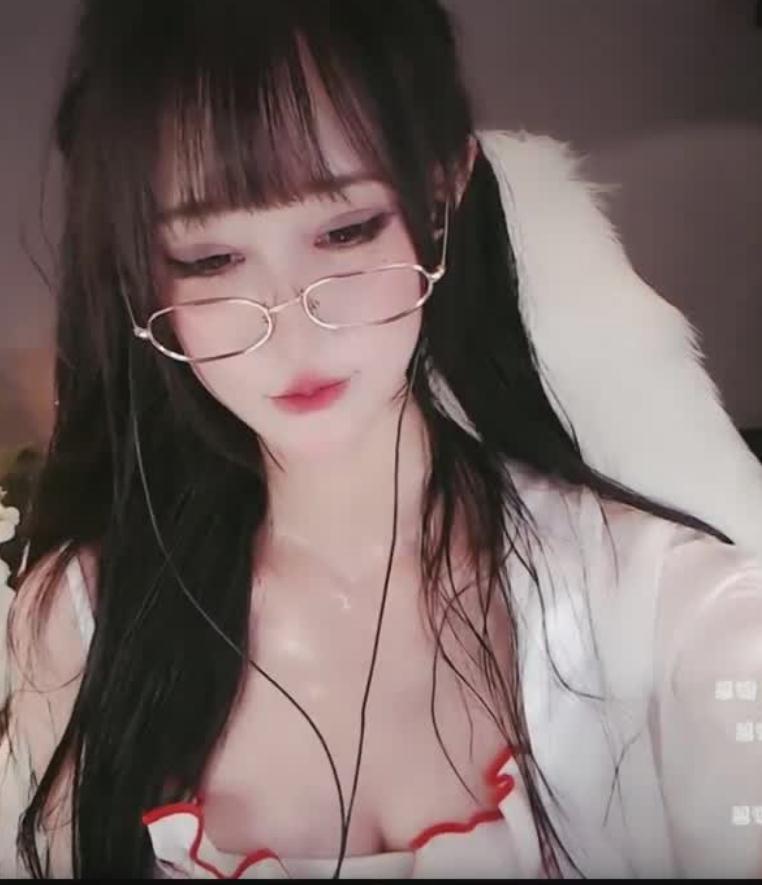 【ASMR】723张爱玲Aily 迷离的眼神 耳部按摩