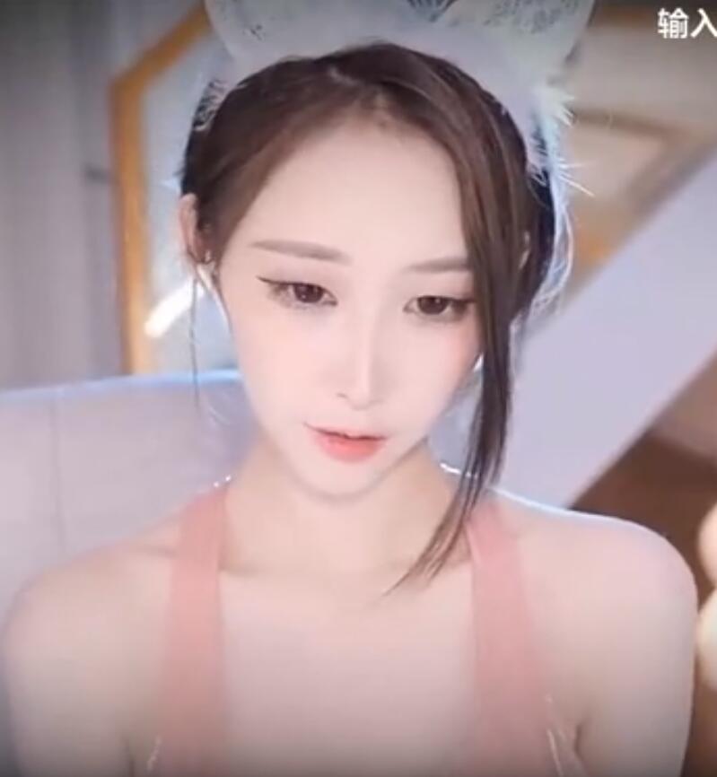 ASMR 摇动水壶和抚触耳朵 周童潼