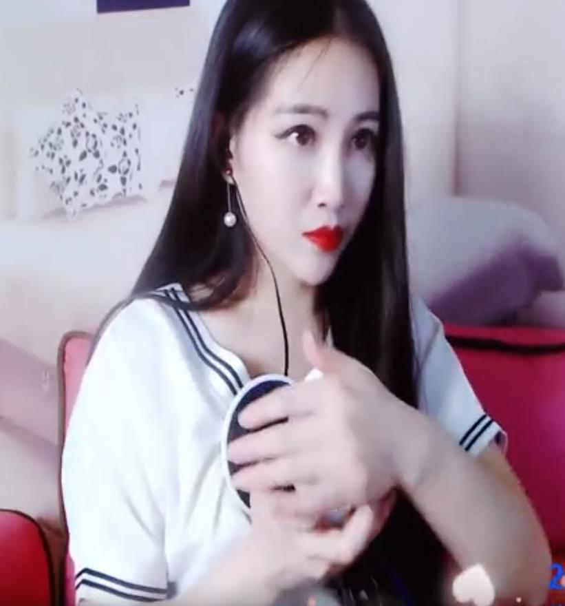 18年糖七baby5月办卡更新心跳和略略略