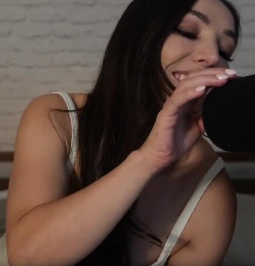 ASMR 嗅你给你女朋友的乐趣！ （她会告诉你为什么）