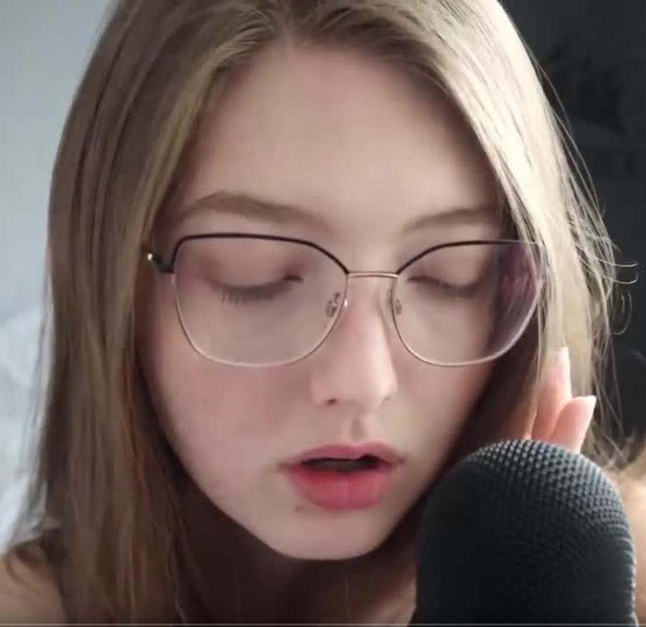 ASMR 雪人的舌头颤动和嘴巴的声音