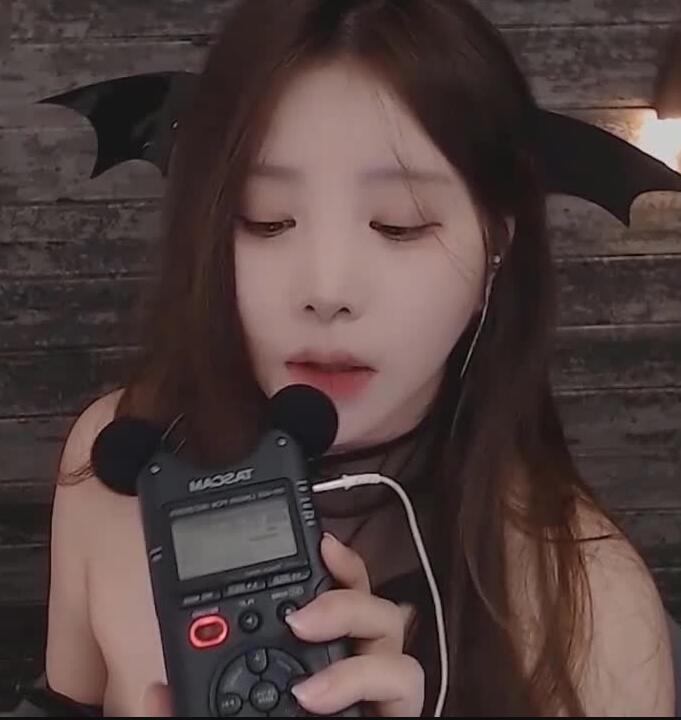 YoonYing 会员ASMR福利小恶魔舔耳