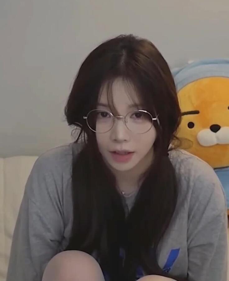 YoonYing 会员ASMR福利 眼镱妹妹舔麦