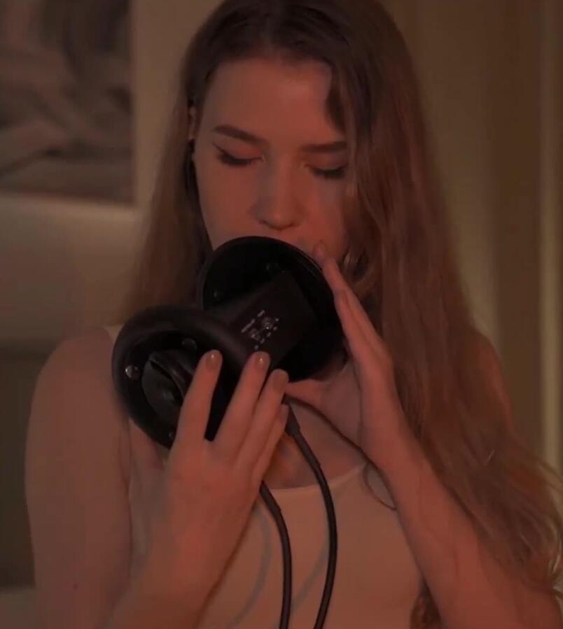 MOOD patreon ASMR福利 床上舔耳