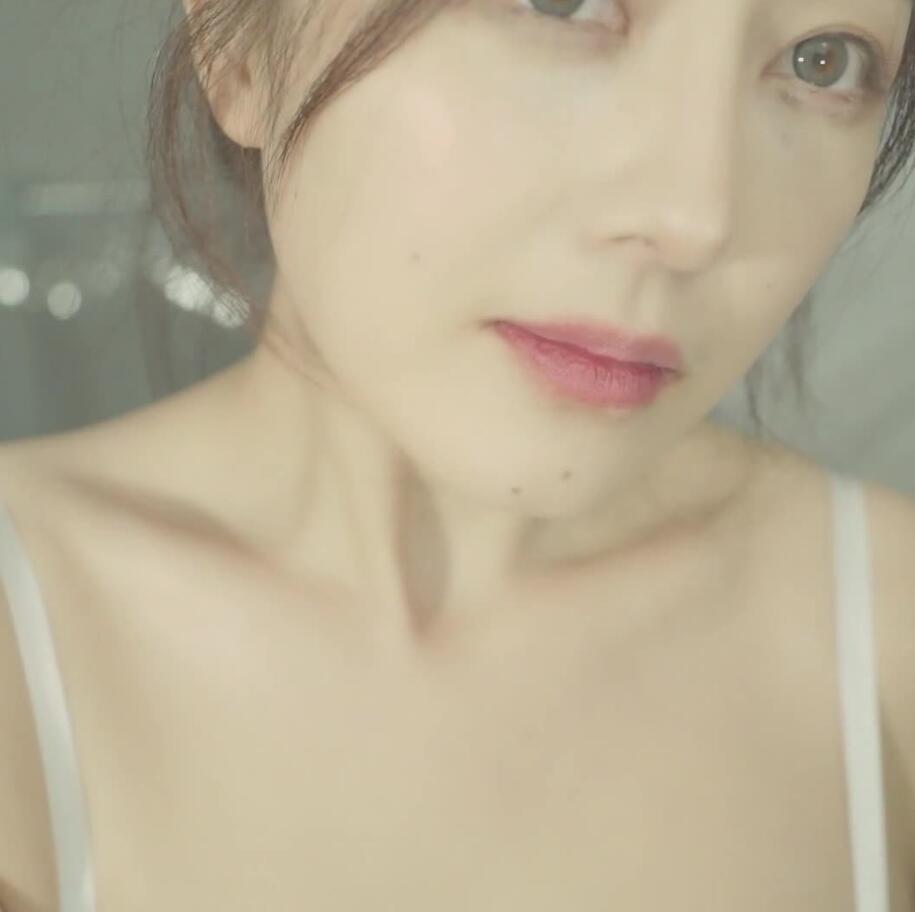 樱晚gigi – VOL.19 粉丝群收费视频19 轻一下
