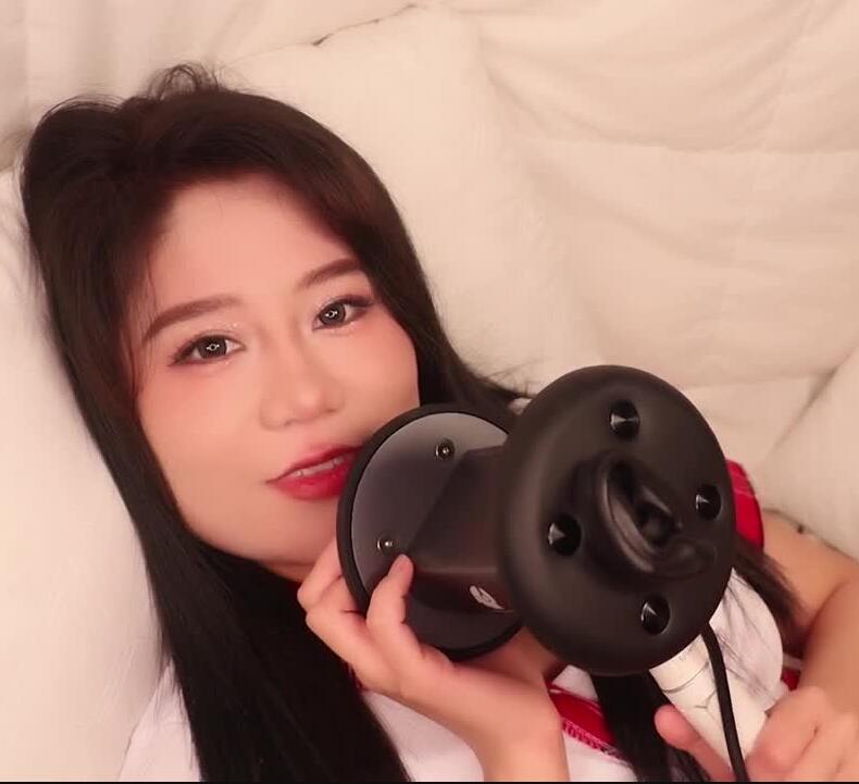 uying ASMR 热恋女孩与你一起过夜，在枕头堡里进行角色扮演