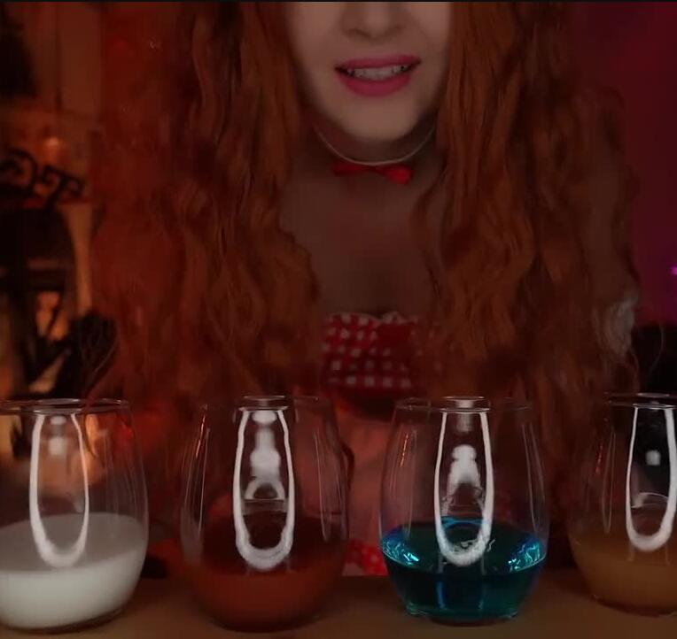ASMR 一位“不寻常”的女服务员将在一家阴森的咖啡馆里为您服务 万圣节