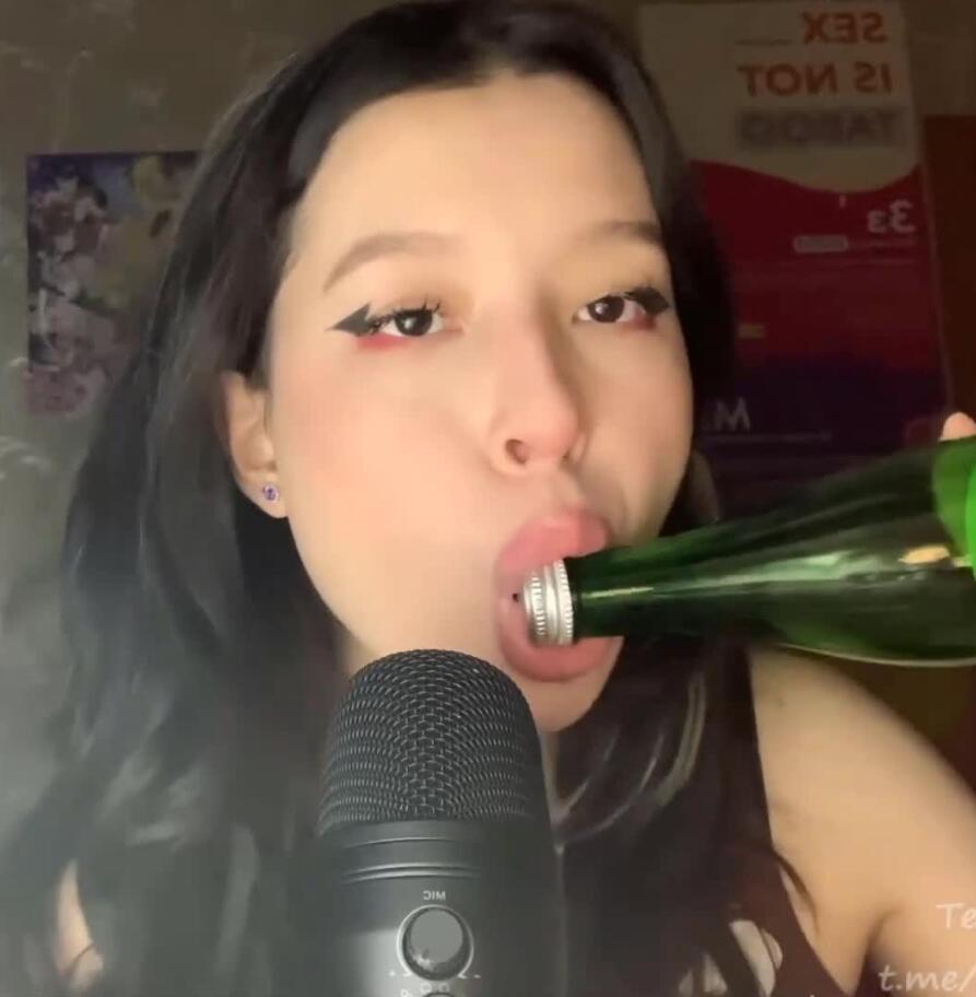 Lezzybunny 最新付费ASMR福利 口瓶子