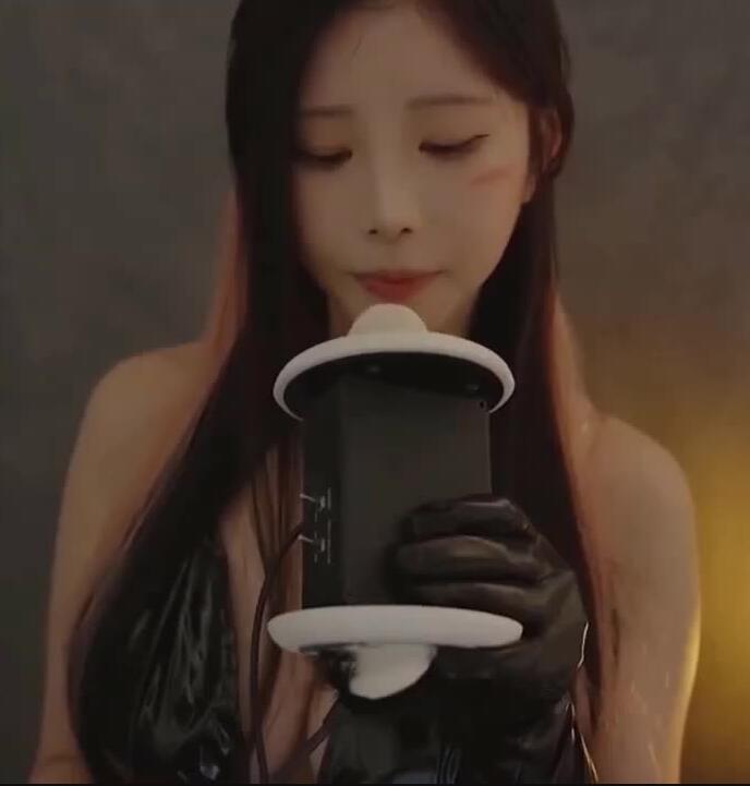 Yoonying 会员ASMR 被限制在黑暗的地窖里