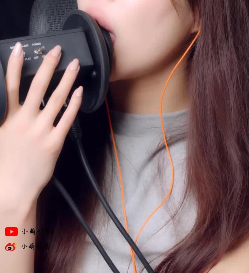 小萌会员 ASMR福利舔耳和精油开背3V