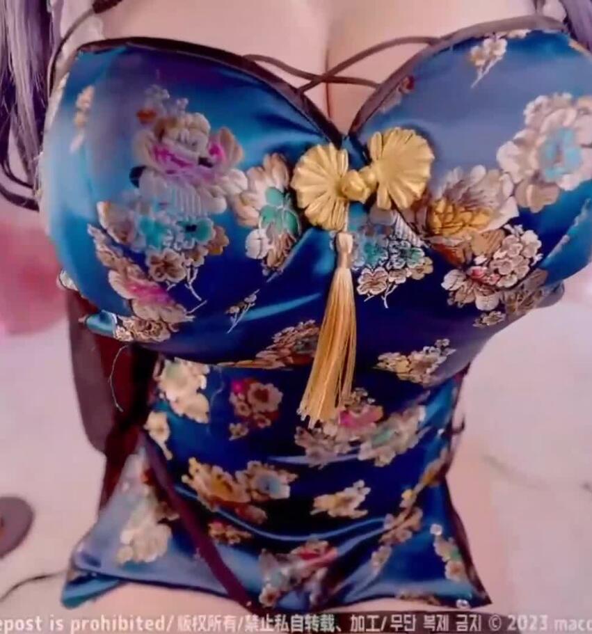 真琴 24.5月最新ASMR 巨乳舔耳喘息