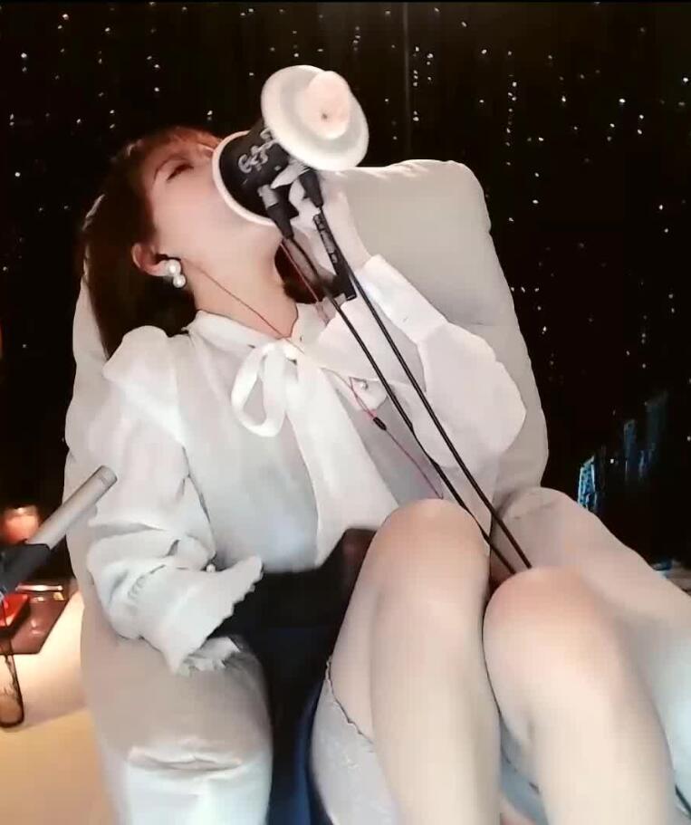 你的圈圈儿 众乐圈圈 ASMR福利 灰丝舔耳和撸麦