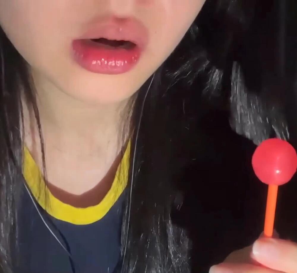 小泡小泡 爱发电 ASMR福利吃棒棒糖