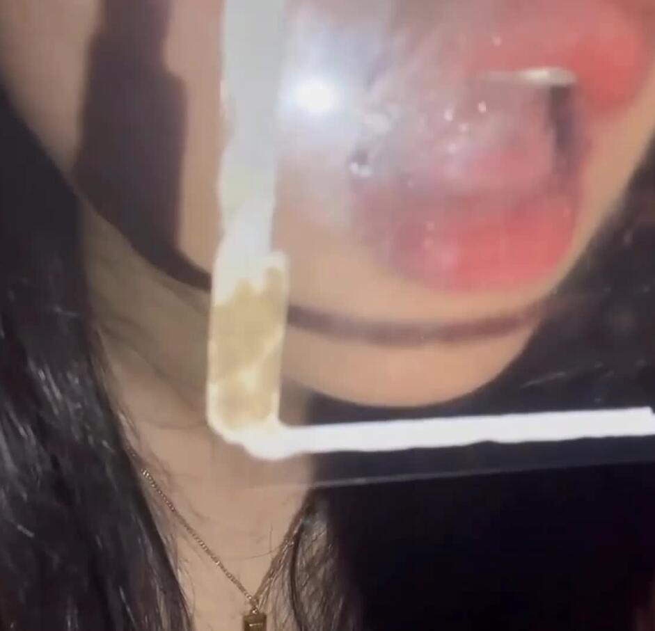 小泡小泡 爱发电 ASMR福利 舔亚克力板