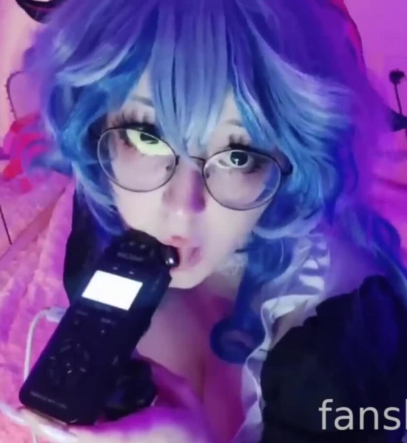 Lyrica fansly最新ASMR福利舔麦和胸部按摩2V
