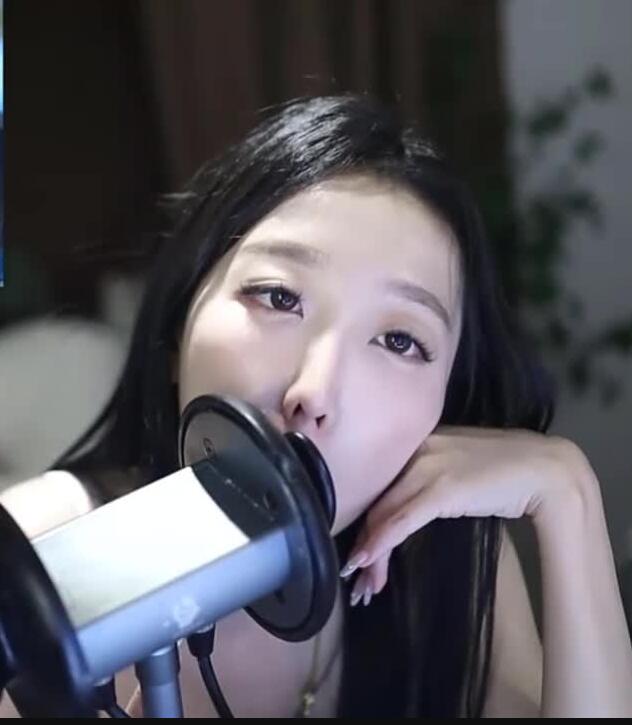 酥酥学姐ASMR 舔舔小耳朵