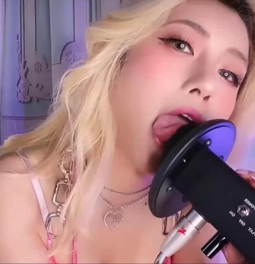 LonikaMeow 付费ASMR福利舔耳和jio搓耳2v