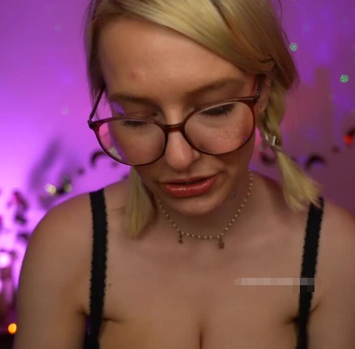 Soph Stardust ASMR-轻声细语比基尼试穿