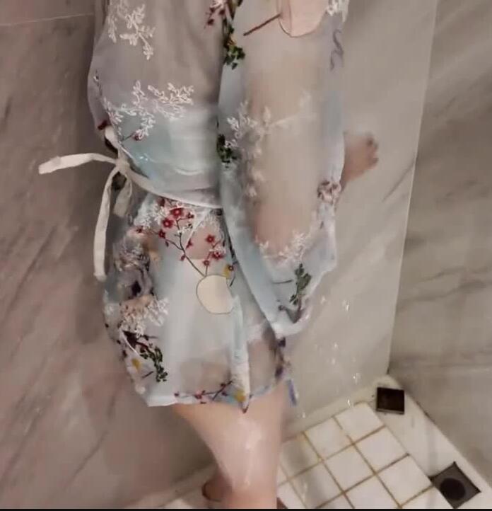 小一熟了 邻居少妇的求助 主题周