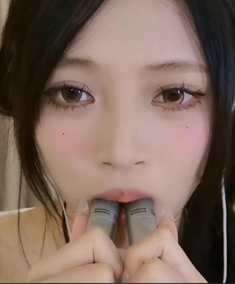 辣不辣Hyo 爱发电ASMR福利 弹舌舔耳4V