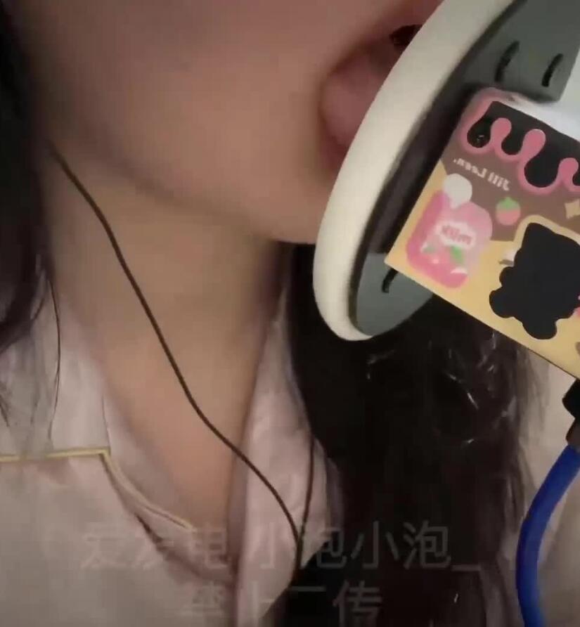 小泡小泡 ASMR福利 舔耳舔屏2V