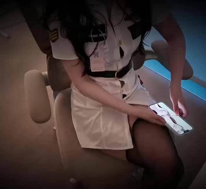 小一熟了NTR女飞行员