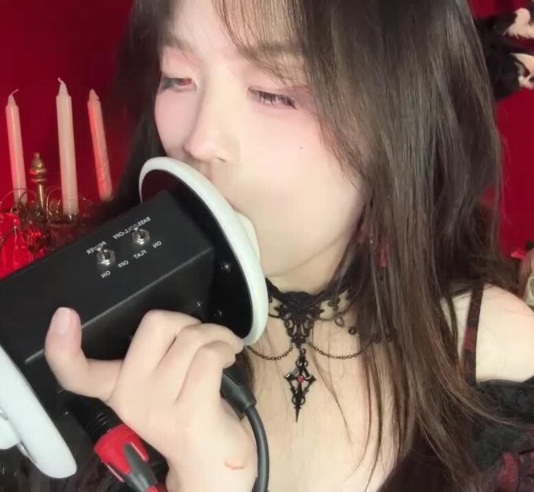 椰椰拿铁 爱发电ASMR 舔耳