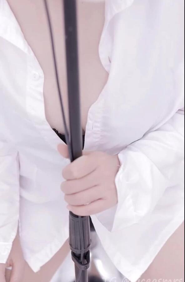 mimi晓MI会员ASMR福利 脱丝袜+舔耳