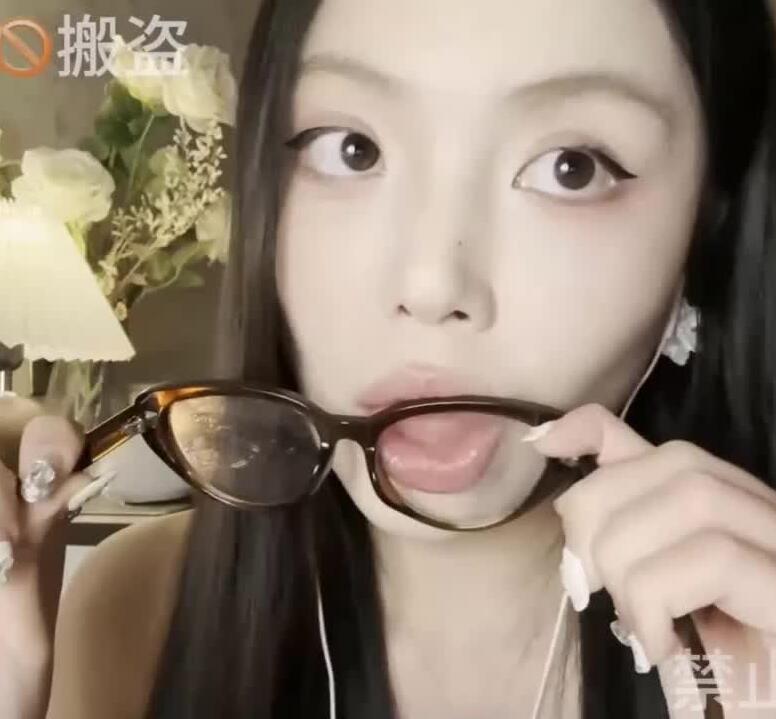 琉璃瓦助眠 清洁镜片