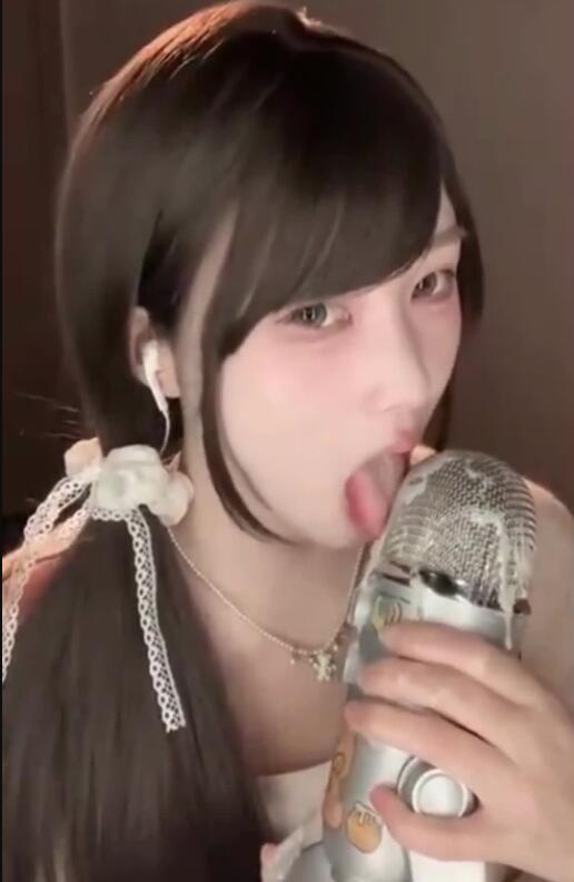 沛沛+酸奶味的麦克风+嗦喽