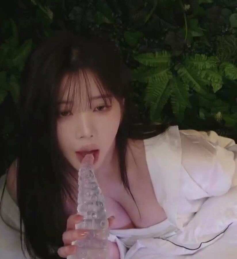 Yoonying+ASMR+触手岛冒险角色扮演