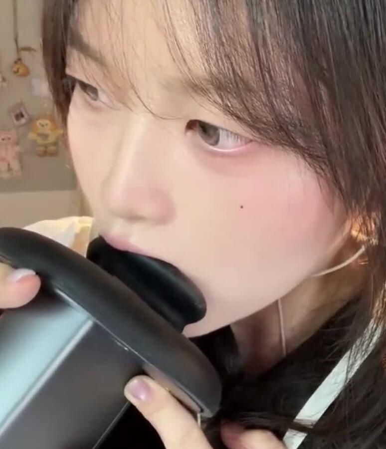 椰椰拿铁助眠+白丝带双马尾吮吸天鹅