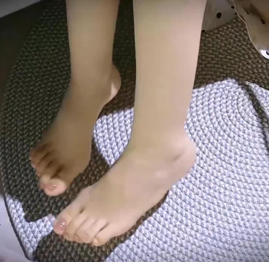 Aki秋水 奶油学姐 最新ASMR 玉足