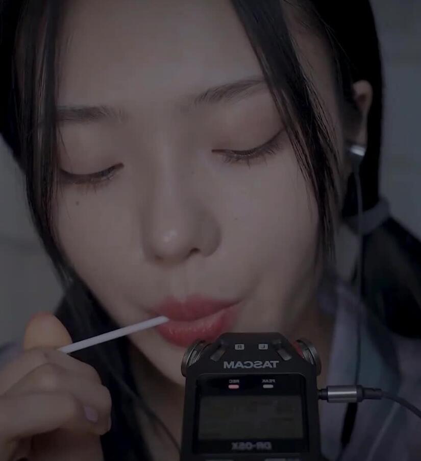 Nareun最新ASMR福利 吃棒棒糖.